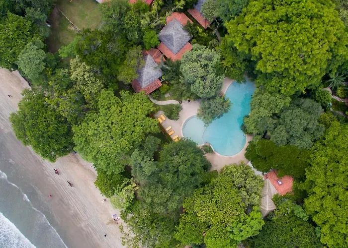 Capitan Suizo Beachfront Boutique Hotel